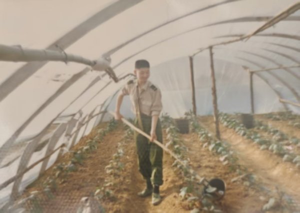 诚信双盈配资 郭晶宝：从卫生兵到列车长，建军节前忆初心_大皖新闻 | 安徽网